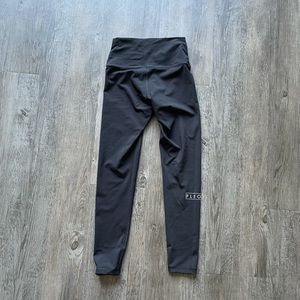 El Toro 25” Black Silky Silk Fleo Leggings